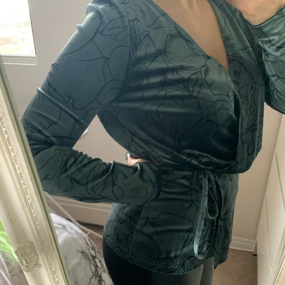 Velvet wrap-top - Picture 4 of 5